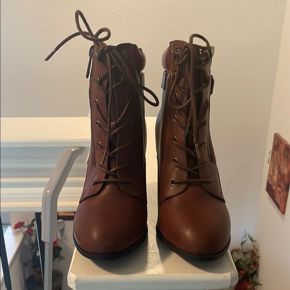 Daisy Fuentes Brown Lace Up Boots with Distressed Leather